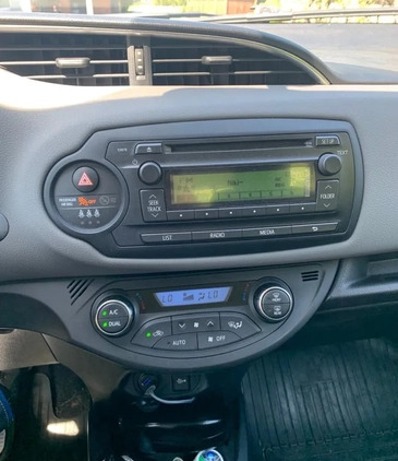 Toyota Yaris cena 49700 przebieg: 81690, rok produkcji 2016 z Mosina małe 56